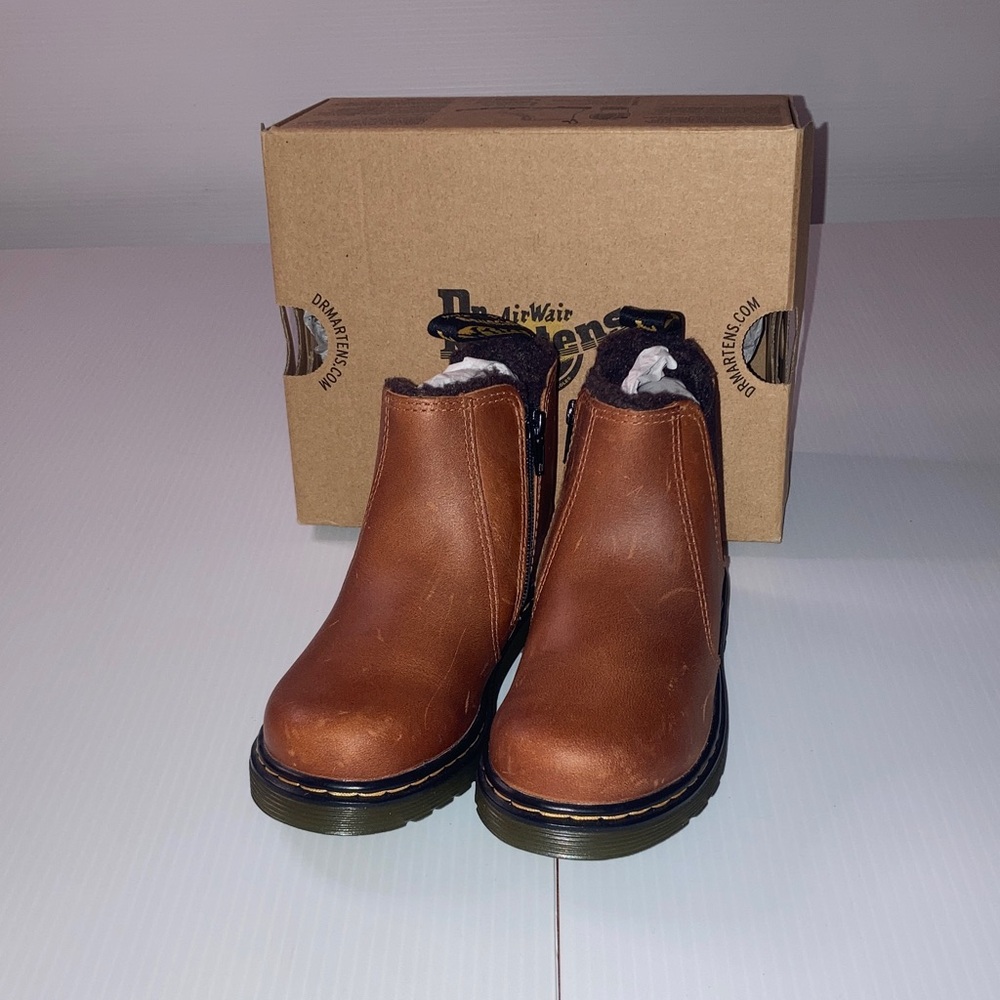 NIB Dr. Marten brown leather republic wp toddler size 10